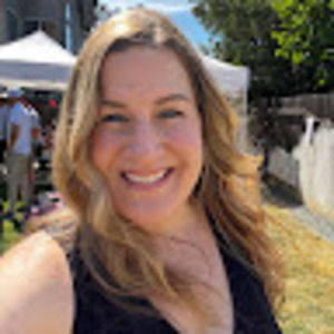 Meet your Posher, Angela